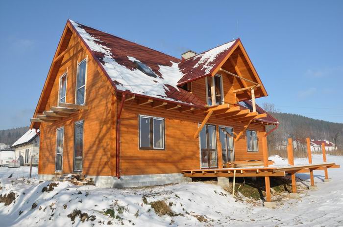 dom z drewna zima